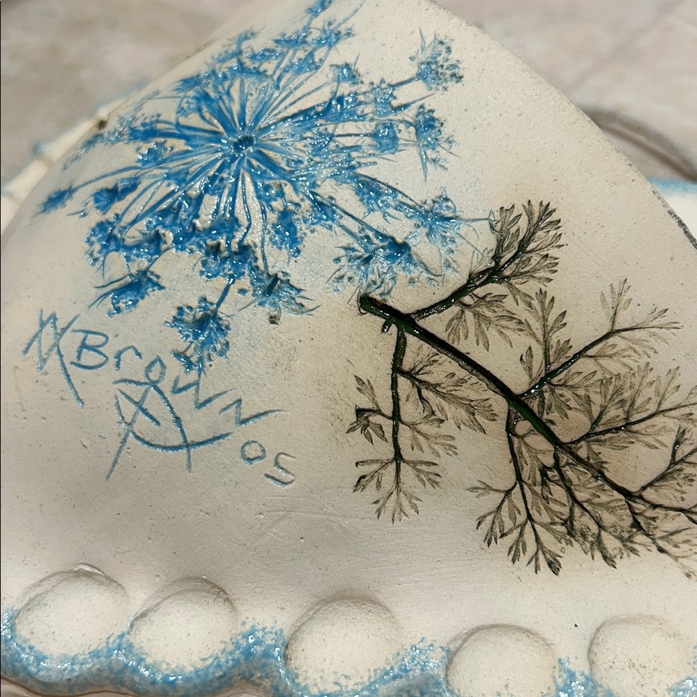 Ceramic heart-shaped pottery wall pocket Vase - Picture 6 of 9